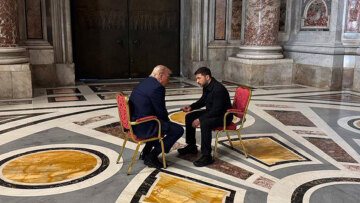 Τραμπ και Ζελένσκι συναντήθηκαν μέσα στην Βασιλική του Αγίου Πέτρου πριν από την κηδεία του Πάπα Φραγκίσκου