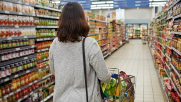 ΙΕΛΚΑ: Πόσο ακριβό είναι το ελληνικό καλάθι του νοικοκυριού σε σύγκριση με άλλες ευρωπαϊκές χώρες, η εικόνα πριν και μετά τον ΦΠΑ