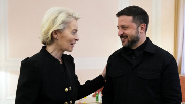 Διπλωματικός πυρετός για την Ουκρανία: Η Ούρσουλα φον ντερ Λάιεν είδε τον Ζελένσκι, συμφώνησε για συνάντηση και με τον Τραμπ