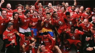 Το ξέφρενο πάρτι των παικτών της Λίβερπουλ - Πώς το πανηγύρισαν οι σύζυγοι των πρωταγωνιστών