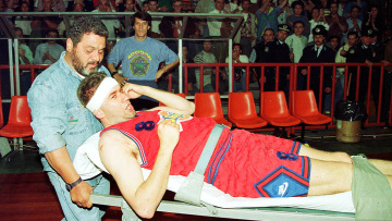 Μπόμπαν Γιάνκοβιτς: 32 χρόνια από το τραγικό συμβάν που σημάδεψε το ελληνικό μπάσκετ