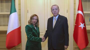 Στη Ρώμη ο Ερντογάν για πιθανή συνεργασία στον αμυντικό τομέα