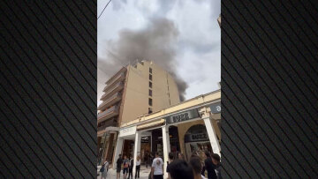 Μαθητές τρέχουν να εκκενώσουν το ξενοδοχείο μετά το ξέσπασμα της φωτιάς σε κατάστημα στην Πάτρα - Δείτε βίντεο 