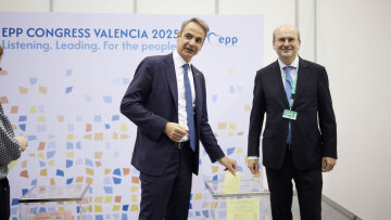 ΝΔ: Η εκλογή Χατζηδάκη στην αντιπροεδρία του ΕΛΚ αποτυπώνει την ισχύ του Μητσοτάκη στην ευρωπαϊκή κεντροδεξιά