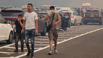 Σε πύρινο κλοιό η Ιερουσαλήμ - Εκκενώνονται οικισμοί, έκλεισαν δρόμοι, ζητήθηκε βοήθεια και από την Ελλάδα