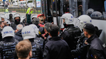 Επεισόδια σε πορείες για την Πρωτομαγιά στην Κωνσταντινούπολη - Η αστυνομία χτυπούσε διαδηλωτές, περισσότερες από 400 συλλήψεις