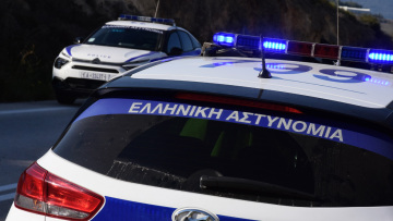 Επιχείρηση της ΕΛ.ΑΣ. στα κτηματολογικά γραφεία της Αττικής για εξάρθρωση εγκληματικής οργάνωσης - Εννέα συλλήψεις για δωροληψία 
