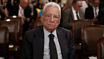 Πέτρος Μολυβιάτης: Ο εξ απορρήτων του Κωνσταντίνου Καραμανλή - Οι επικίνδυνες αποστολές στο εξωτερικό, η στάση του σε Κυπριακό και Μακεδονικό