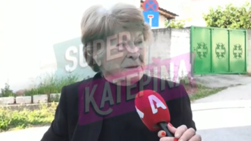 Καίτη Κωνσταντίνου: «Μου λείπει πολύ» είπε συγκινημένη η μητέρα της στο μνημόσυνο για τις 40 ημέρες από τον θάνατό της