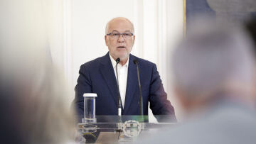 Φλωρίδης κατά ΠΑΣΟΚ για το μεταναστευτικό: Φαντάζομαι τον κ. Ανδρουλάκη, όπως έρχονται αυτές οι καραβιές στην Κρήτη, να ανεβαίνει σε έναν βράχο και να φωνάζει «παρών»