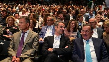 Πλήθος αθλητών και καλλιτεχνών στην παρουσίαση του βιβλίου για τον Εμμανουήλ Καραλή - Παρών και ο Μητσοτάκης