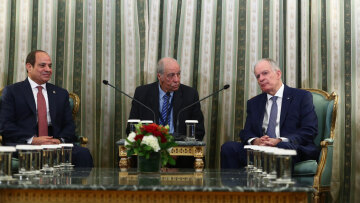 Στην Ελλάδα  ο Αλ Σίσι: «Φίλος ο ελληνικός λαός» -  «Υπόδειγμα για το διεθνές στερέωμα οι σχέσεις μας» είπε ο Τασούλας