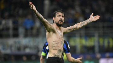 Φραντσέσκο Ατσέρμπι: O «γερόλυκος» της Ίντερ που νίκησε τον καρκίνο και τον εθισμό στο αλκοόλ και την έστειλε στον τελικό του Champions League 