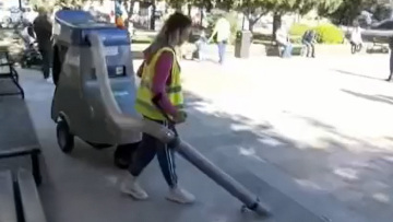 Σέρρες: Οι υπάλληλοι καθαριότητας δεν χρησιμοποιούν τα ηλεκτρικά χειραμαξίδια, γιατί φοβούνται ότι έχουν GPS και θα τους εντοπίζουν!