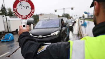 Το Βερολίνο διαψεύδει τα περί κήρυξης «εθνικής κατάστασης έκτακτης ανάγκης» για το μεταναστευτικό