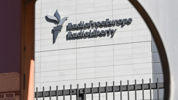 Η Σουηδία δωρίζει 2.000.000 δολάρια στο Radio Free Europe μετά το πάγωμα της χρηματοδότησης του από τον Τραμπ
