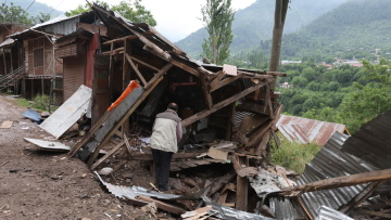 Εμμένει το πολεμικό κλίμα μεταξύ Ινδίας και Πακιστάν - Νέα εκατέρωθεν πλήγματα τη νύχτα, στους 52 οι νεκροί άμαχοι
