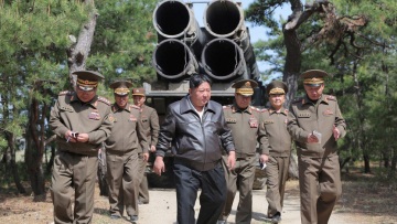 Η Βόρεια Κορέα εκτόξευσε δύο βαλλιστικούς πυραύλους στη θάλασσα της Ιαπωνίας, λέει το Τόκιο