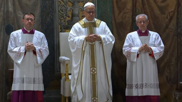 Πάπας Λέων ΙΔ΄: Τέλεσε την πρώτη Θεία Λειτουργία στην Καπέλα Σιξτίνα