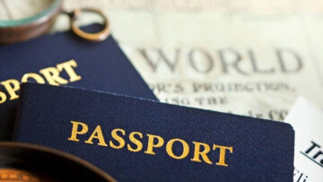 Οι ΗΠΑ εξετάζουν την επιβολή εγγυήσεων έως 15.000 δολάρια σε ταξιδιώτες από «επίφοβες» χώρες
