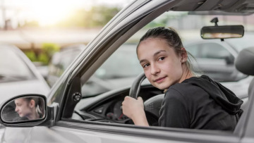 Νέος ΚΟΚ: Τι πραγματικά ισχύει για τα ψώνια στα καθίσματα, τον καφέ και τα χοντρά μπουφάν