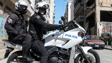 Μεγάλη επιχείρηση της ΕΛΑΣ για «χρυσό» κύκλωμα δουλεμπόρων: 12 συλλήψεις, ανάμεσά τους και ο αρχηγός στο Περιστέρι - Είχαν βγάλει €4 εκατ.