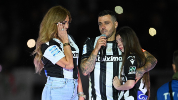 Δάκρυσε όλη η Τούμπα στο αντίο του Αντρέ Βιεϊρίνια: «Ήρθα παιδί, έγινα άντρας, πατέρας και ένας από εσάς...» - Δείτε βίντεο