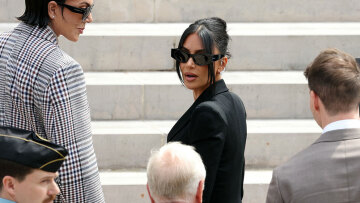 Κιμ Καρντάσιαν: Ήμουν σίγουρη ότι θα με βίαζαν και θα σκότωναν, κατέθεσε στη δίκη για τη ληστεία σε βάρος της