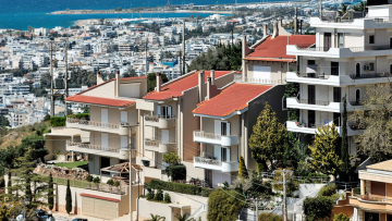 Στη Βουλή η τροπολογία για τον Νέο Οικοδομικό Κανονισμό μετά τις υποδείξεις του ΣτΕ - Τι προβλέπει για τους κατόχους οικοδομικών αδειών