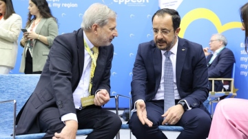 Κυπριακό: Τον πρώην επίτροπο Γιοχάνες Χαν διόρισε η Ούρσουλα φον ντερ Λάιεν ως ειδικό απεσταλμένο της 