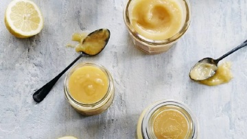 Εύκολη και αρωματική κρέμα λεμονιού στο σπίτι με 4 υλικά