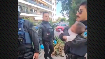 «Κέντρο, από τα ρούχα φαίνεται κοριτσάκι» - Το βίντεο της ΕΛΑΣ από τον εντοπισμό του μωρού στον Άλιμο