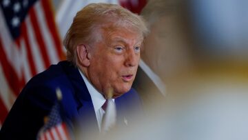 Ο Τραμπ θα ήταν «έτοιμος να συναντηθεί» με Ζελένσκι και Πούτιν στην Τουρκία
