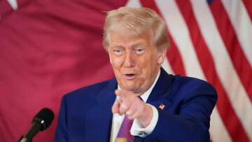 Αποκάλυψη FT: Οι ΗΠΑ του Τραμπ πιέζουν την ΕΕ να μειώσει μονομερώς τους δασμούς της