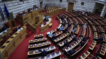 Αντιδρά η αντιπολίτευση για την τροπολογία σχετικά με τις εταιρείες συζύγων πολιτικών - Φλωρίδης: Κάνουμε το αντίθετο από ό,τι καταγγέλλουν, κλείνουμε την πόρτα