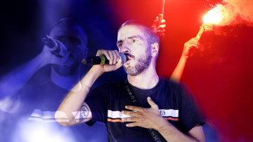 ΛΕΞ: Μία συναυλία στο Μαρκόπουλο ή δύο στο ΟΑΚΑ; Ο ράπερ και η ομάδα του σκέφτονται τον χώρο του Ιππικού Ομίλου για να κόψουν 80.000 εισιτήρια