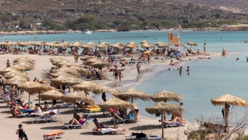 Γαλάζια Σημαία: Οι παραλίες στην Ελλάδα που την κέρδισαν, στην 2η θέση παγκοσμίως η χώρα μας - Δείτε τη λίστα