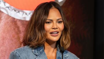 Η Κρίσι Τέιγκεν αποκάλυψε πως «κύλησε» ξανά στο αλκοόλ μετά τη μάχη της για αποτοξίνωση: «Δεν είμαι πια νηφάλια»