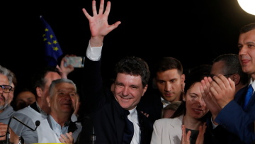 Εκλογές στη Ρουμανία: Ο κεντρώος ευρωπαϊστής υποψήφιος Νταν εκλέγεται πρόεδρος