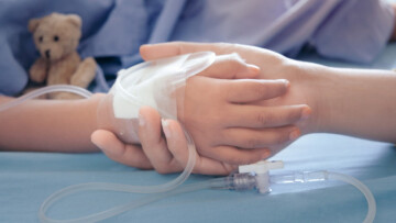 Ιερέας έσωσε με ΚΑΡΠΑ 2χρονο παιδί στη Λήμνο