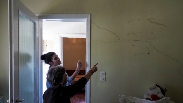 Ανησυχία για τους σεισμούς στην Εύβοια: Προς κατεδάφιση 3 σπίτια, ζημιές σε πάνω από 50 - Δείτε βίντεο και φωτογραφίες