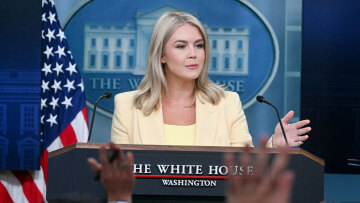 Λευκός Οίκος πριν τη συνομιλία Τραμπ - Πούτιν: Στόχος μας η κατάπαυση πυρός, αλλά αυτός ο πόλεμος δεν είναι δικός μας 