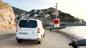 Ύδρα: Δείτε φωτογραφίες από τα οχήματα στο νησί - Μετά τις εργασίες τα εγκαταλείπουν εδώ, λένε οι κάτοικοι