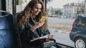 Bare Beating: Η συμπεριφορά στα Μέσα Μαζικής Μεταφοράς που τρελαίνει τους επιβάτες