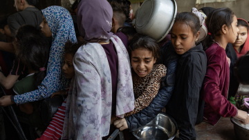 Γάζα: Ο ΟΗΕ άρχισε να διανέμει βοήθεια για πρώτη φορά από τον Μάρτιο