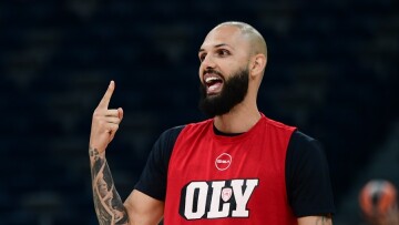 Φουρνιέ: «Μακάρι να ανταμείψουμε τον κόσμο του Ολυμπιακού κερδίζοντας την κούπα στο Άμπου Ντάμπι»