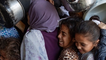 Γάζα: Το Ισραήλ επέτρεψε τη διέλευση φορτηγών με ανθρωπιστική βοήθεια – Τεράστιες οι ελλείψεις 
