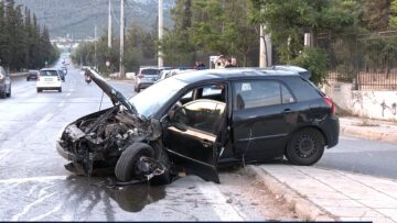 Κατεχάκη: Αυτοκίνητο έπεσε σε κολόνα – Τραυματίστηκε ο οδηγός
