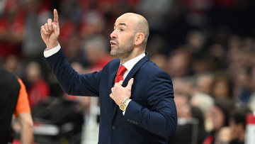 Άμπου Ντάμπι 2025: Οπαδοί του Παναθηναϊκού αποθέωσαν τον Σπανούλη μετά τον αποκλεισμό του Ολυμπιακού - Βίντεο 