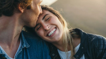 Πέντε πράγματα που κάνουν τα ευτυχισμένα ζευγάρια κάθε Σαββατοκύριακο σύμφωνα με έναν ψυχολόγο
